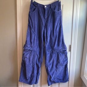 Urban Outfitters Baggy Blue Corduroy Low-Waisted Skater Pants size 28